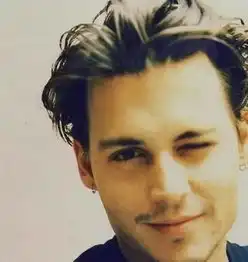 被年轻的杰克船长帅到了吗可他真的比不上年轻的德普
