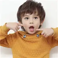 红背景帅哥头像微信头像图片大全
