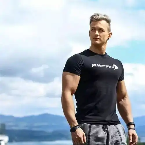 从男生到型男,健身激励了无数人
