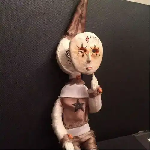 12岁天才男孩用破烂做娃娃,获奖无数成年人却吓哭了
