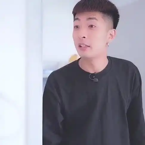 富婆的世界不存在约束,男生宿舍不让进这可是人家的灶火门
