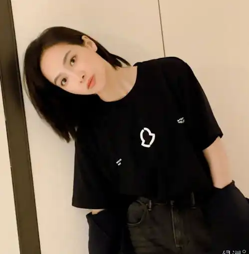 宋茜纪念女团,杨紫邓伦和好,韩星粉丝为韩国捐物资
