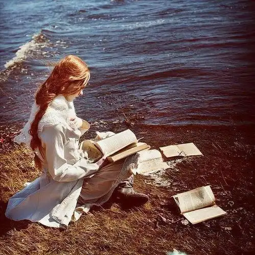 微光独闪,伞书相伴
