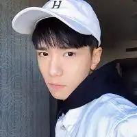 男孩阳光帅气的微信头像微信头像图片大全
