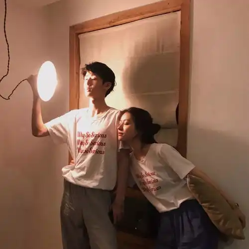 情侣头像我妈说等我长大了就让我嫁给你
