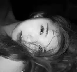 黑白款的男生女生头像
