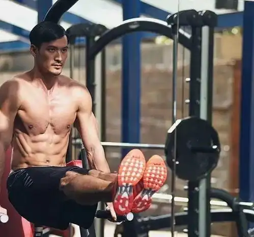 谁说中国男人不性感,是你没有认识他
