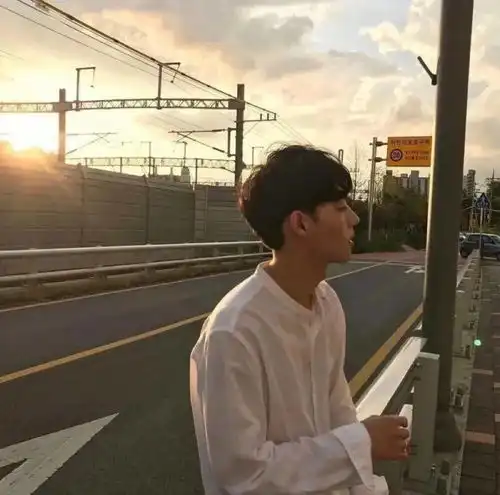 头像丨想和经济相仿的人一起玩有没有要饭的
