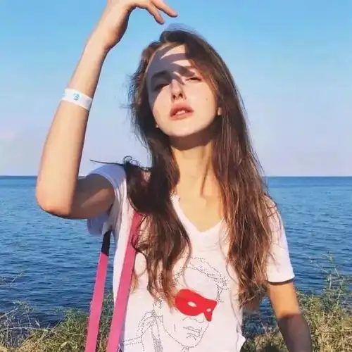 头像我是挺爱你的但这事过去了
