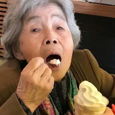 老奶奶真人头像图片七十八十岁老人头像
