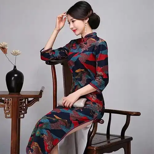 女人穿旗袍的几个迷人动作,一招一式让男人无法自拔
