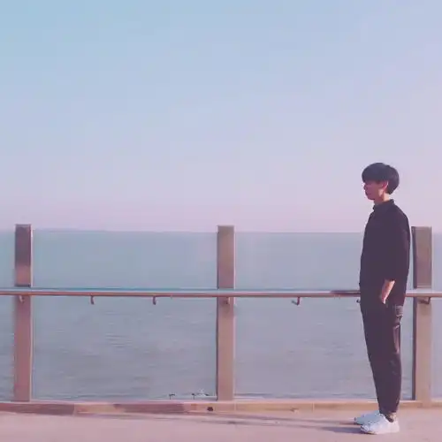 早安心语170816比起说我爱你,我更希望有机会说我也爱你
