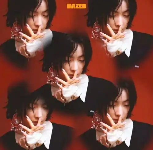 宋茜慵懒短发似日漫男主,穿蓝色西装又美又飒,网友我流口水了
