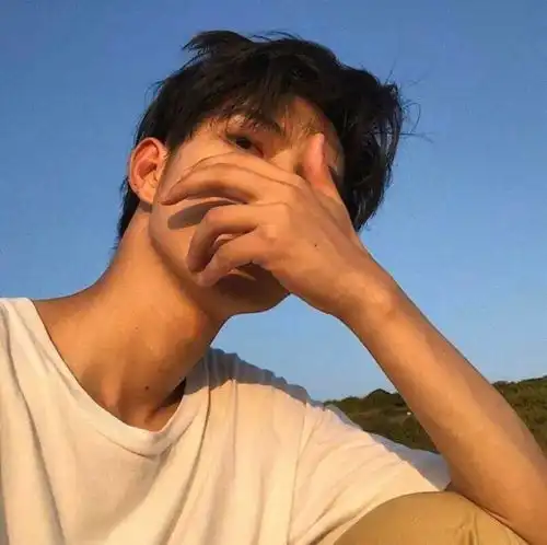 男士发量少该怎么选发型
