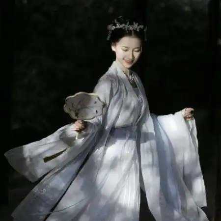 真人古风头像女,仙气十足的古风女生头像图片
