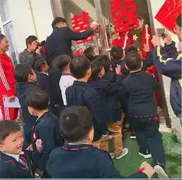 最强伴郎团火了,男幼师结婚,组织幼儿园男孩接亲,气势磅礴
