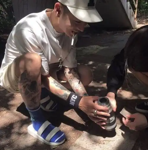 小哥哥一旦问你这3个骚问题,摆明对你动心了,傻姑娘你真幸运