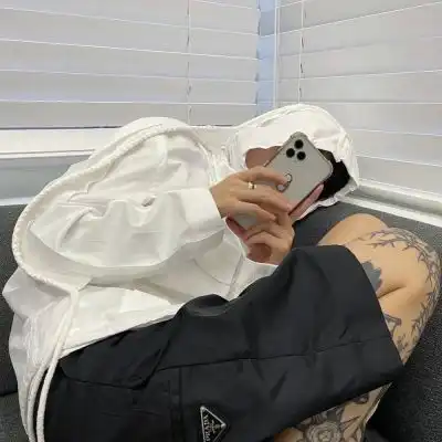 富有青春感的男生头像真人
