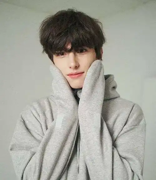 身高190cm雕刻级别的五官这些神颜男模也太绝了
