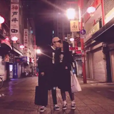 男女情侣头像被自己所爱的人宠
