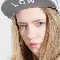 抽烟欧美带胡子男生头像微信头像图片大全
