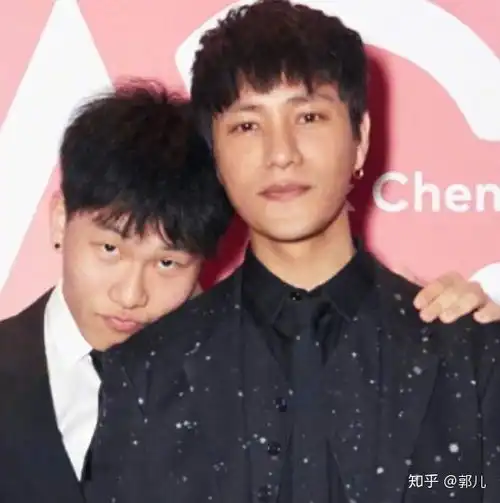 陈坤18岁儿子庆生,未婚生子,独自抚养,他一直以来都很酷
