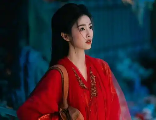 白鹿临江仙杀青照好美红衣霸气笑容甜,男主银发不输相柳
