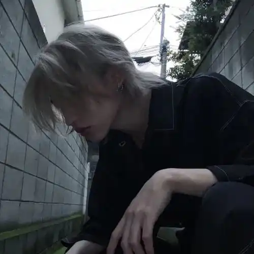 男头暗黑系男主
