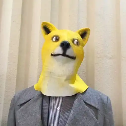 海底月是天上月眼前人是心上人
