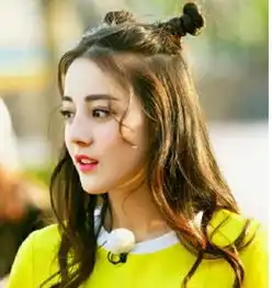 模仿热巴倒贴鹿晗,凹人设怼网友,没演技的乔欣处处露肩终于被喷了
