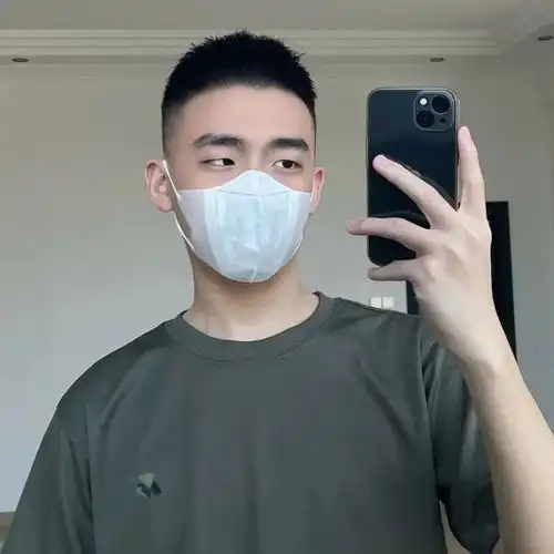 两侧铲光,中间不动,这3款男生潮流发型,谁剪谁帅气寸头发蜡网易订阅
