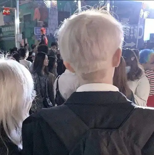 情侣头像不要在垃圾桶里捡男朋友
