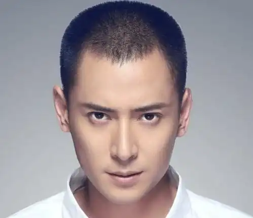 鼻梁高在面相中意味着什么
