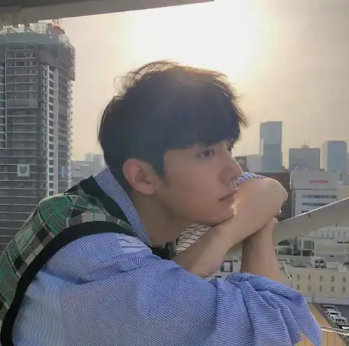 演员请就位魔改陈情令,蓝忘机刺了魏婴一剑,网友称影射现实