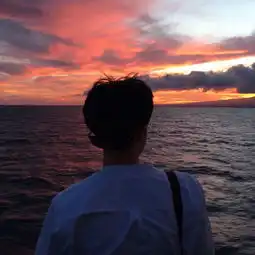 没有物质的爱情就像一盘沙
