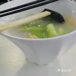 小梁蔬果汁面馆的老火汤云吞面好不好吃用户评价口味怎么样茂名美食老火汤云吞面实拍图片大众点评
