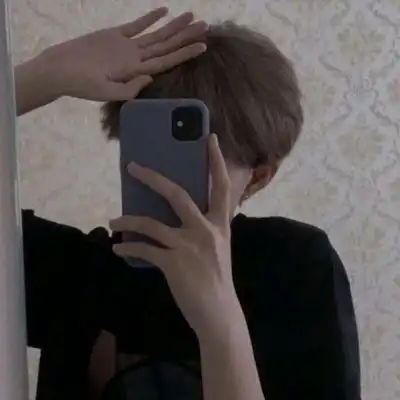 我们的距离在眉间皱了下找图男生头像我要个性网
