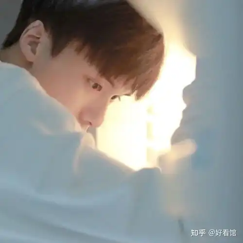 干净清爽男生头像干净有深度的男士微信头像干净阳光的男生头像清爽利落的阳光男孩头像
