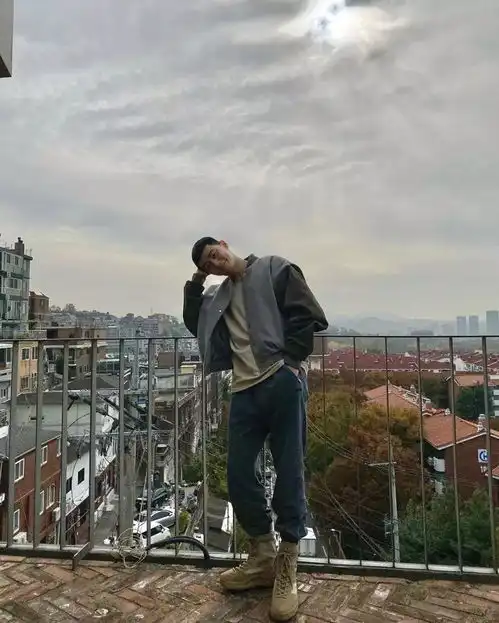 热门鞋款不会搭栗子头朴叙俊私服手把手教你鞋狗穿搭
