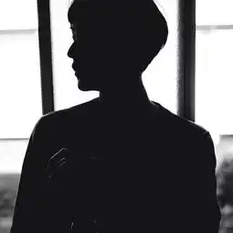 暴力颖男生头像中系头像黑白
