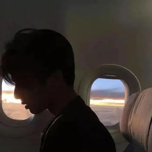 头像丨愿世界化为沧海愿你我归于初见
