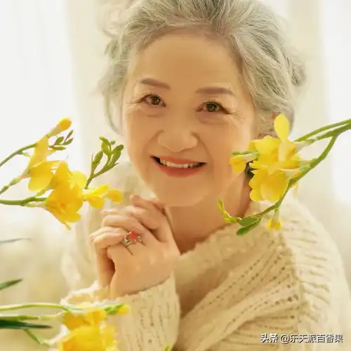 我58岁,搭伙过两个男人后,才明白还是一个人养老最舒服
