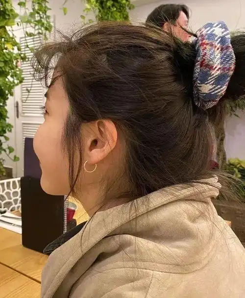 漫画刘海锁骨发今夏最火发型