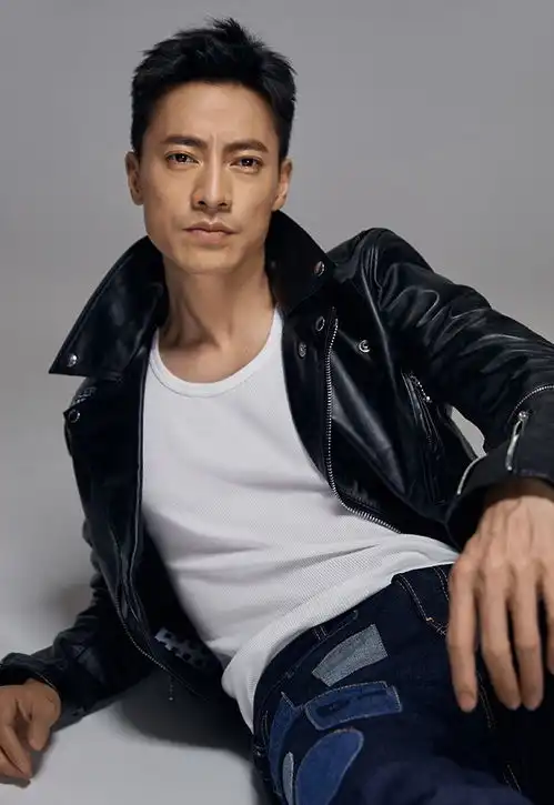 有翡9位男神古装vs时装王一博真正颜值担当,妖艳木小乔竟是大帅哥
