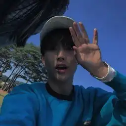 给我几个男生qq头像,越多越好,至少2个,高清的
