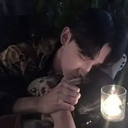 清寒我喜欢的男头愿你们也喜欢
