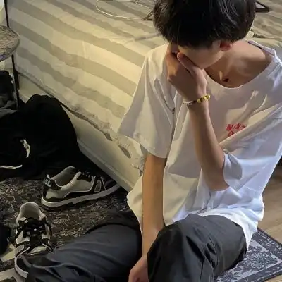 快手文艺风格的男神头像ins风该相见的人总有一天会相见的
