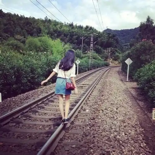 佐佐木希那些漂亮女人的男人,出轨到底为哪般
