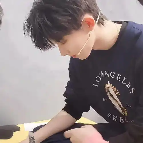 头像炽热滚烫的杂系文案
