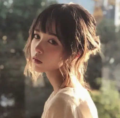 有没有又性感又可爱的微信头像
